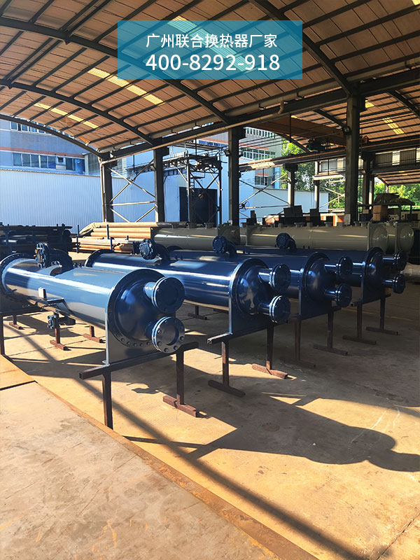 4套滿液式蒸發(fā)器交付冷水機(jī)廠家